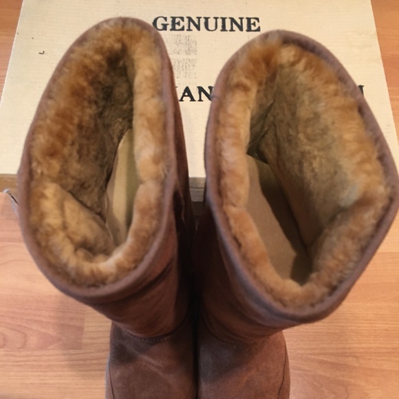 Unworn Ugg like boots - Picture 4 of 4